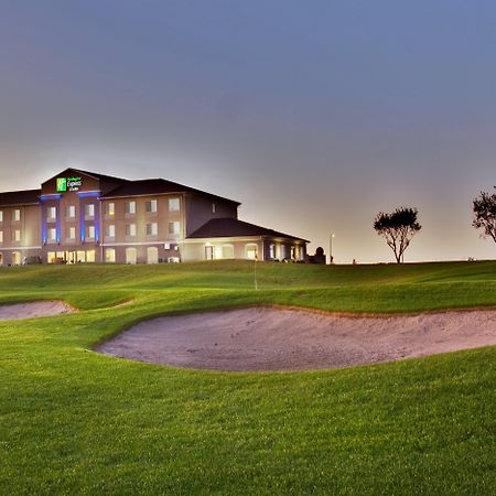 Holiday Inn Express & Suites Sioux Center, An Ihg Hotel Exterior photo