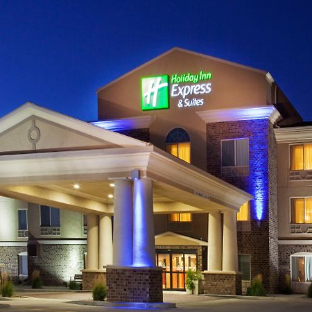 Holiday Inn Express & Suites Sioux Center, An Ihg Hotel Exterior photo